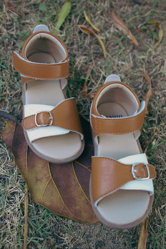 Woodland Steps Sandals in Maple Brown