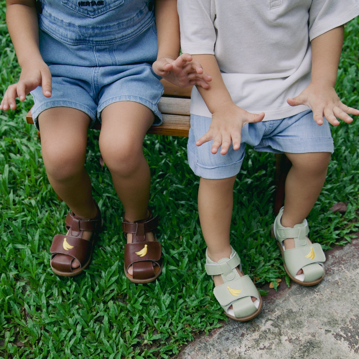 Louie Sandals in Chocolate