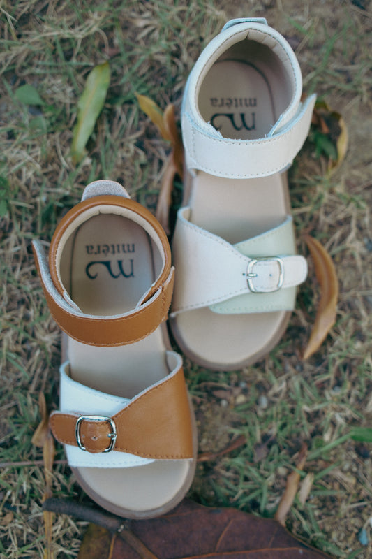 Woodland Steps Sandals in Maple Brown